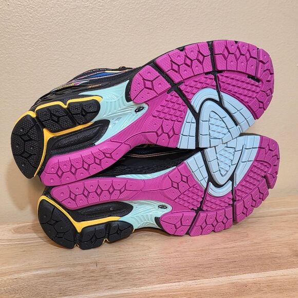 New Balance 1906R Neon Nights Black Pink M1906RCP Men's Size 9 Women's 10.5 - Picture 6 of 7